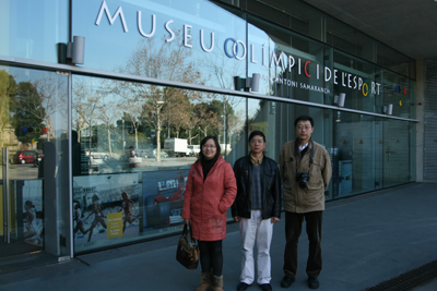 Sra. Tan QunLin, Sr. Huang DeMin i Sr. Feng Jun Jie